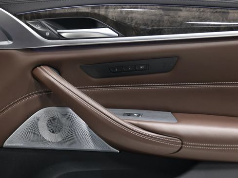 Used 2018 BMW M550i xDrive image 79