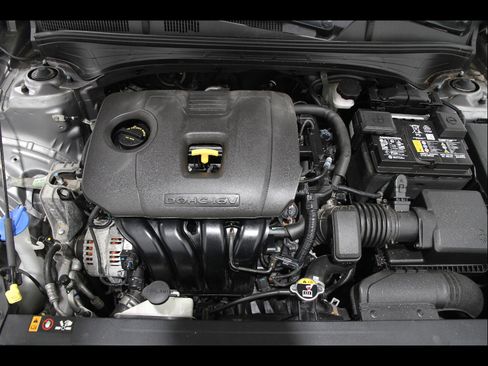 Used 2023 Kia Forte LXS image 19