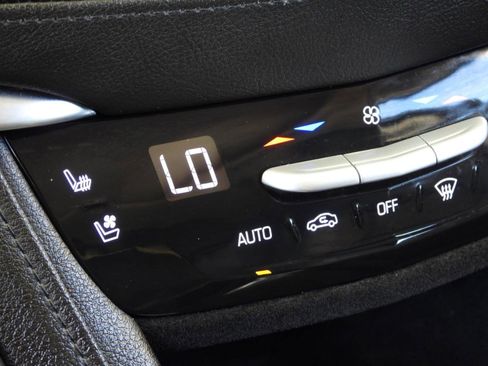 Used 2018 Cadillac XT5 Premium Luxury w/ LPO, Wheel Lock Package AWD/4WD image 70