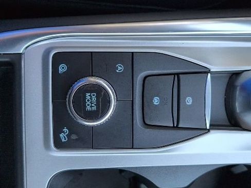 Used 2024 Ford Explorer XLT w/ Equipment Group 202A image 26