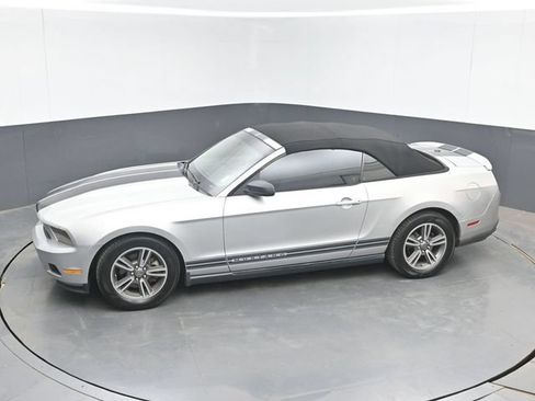 Used 2011 Ford Mustang Premium w/ 201A Rapid Spec Order Code RWD image 33