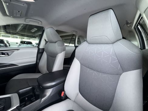 Used 2023 Toyota RAV4 XLE FWD image 14