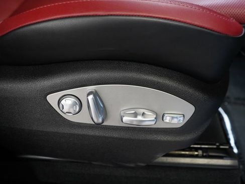 Used 2024 Porsche Macan S AWD/4WD image 21