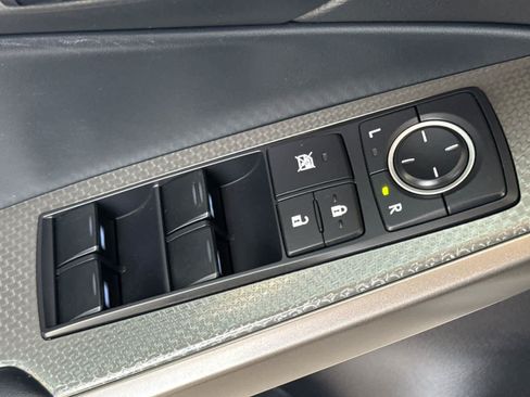 Used 2014 Lexus IS 350 w/ F Sport Package RWD image 13