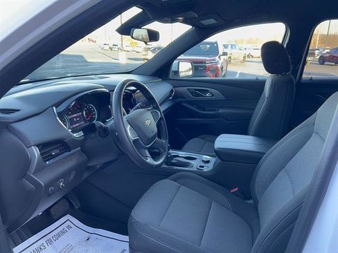 Used 2022 Chevrolet Traverse LT image 18