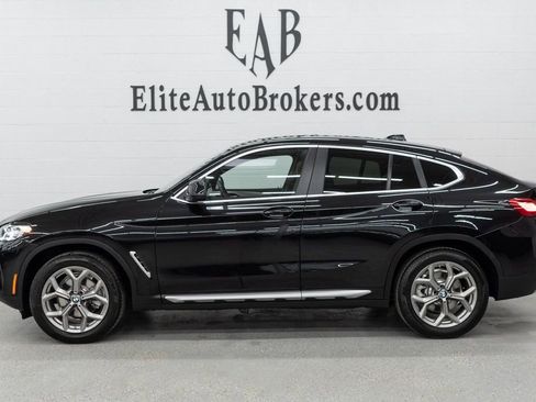 Used 2025 BMW X4 xDrive30i image 2