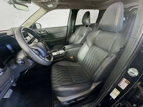 Used 2025 Mitsubishi Outlander SEL image 13