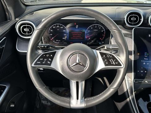 Used 2024 Mercedes-Benz GLC 300 4MATIC image 16