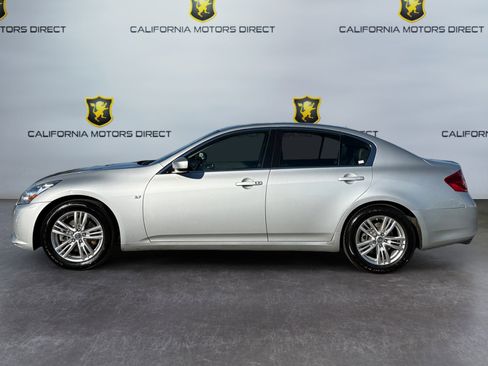 Used 2015 INFINITI Q40 w/ Navigation Package image 2