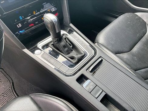 Used 2021 Volkswagen Arteon SEL Premium image 16