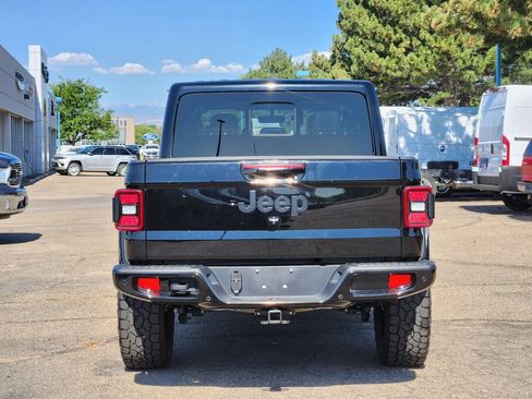 Used 2023 Jeep Gladiator Overland AWD/4WD image 12