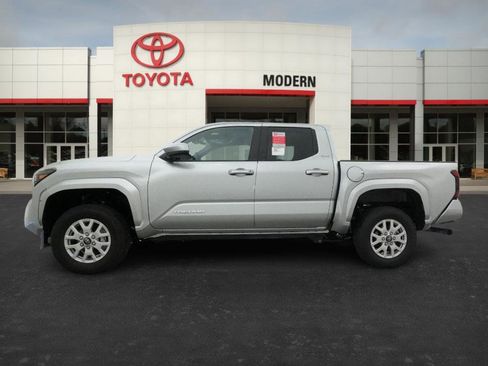 New 2025 Toyota Tacoma SR5 image 10