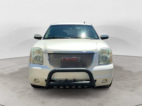 Used 2011 GMC Yukon XL Denali AWD/4WD image 2