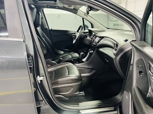 Used 2020 Chevrolet Trax Premier image 34
