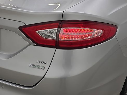Used 2014 Ford Fusion SE w/ Equipment Group 202A image 38