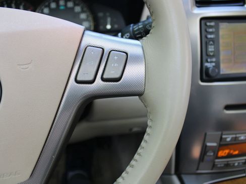 Used 2005 Cadillac XLR RWD image 10