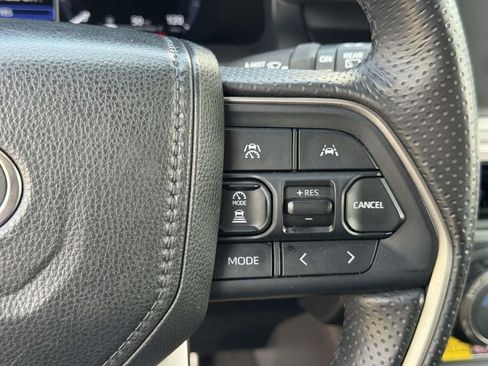 Used 2025 Toyota 4Runner TRD Sport AWD/4WD image 13