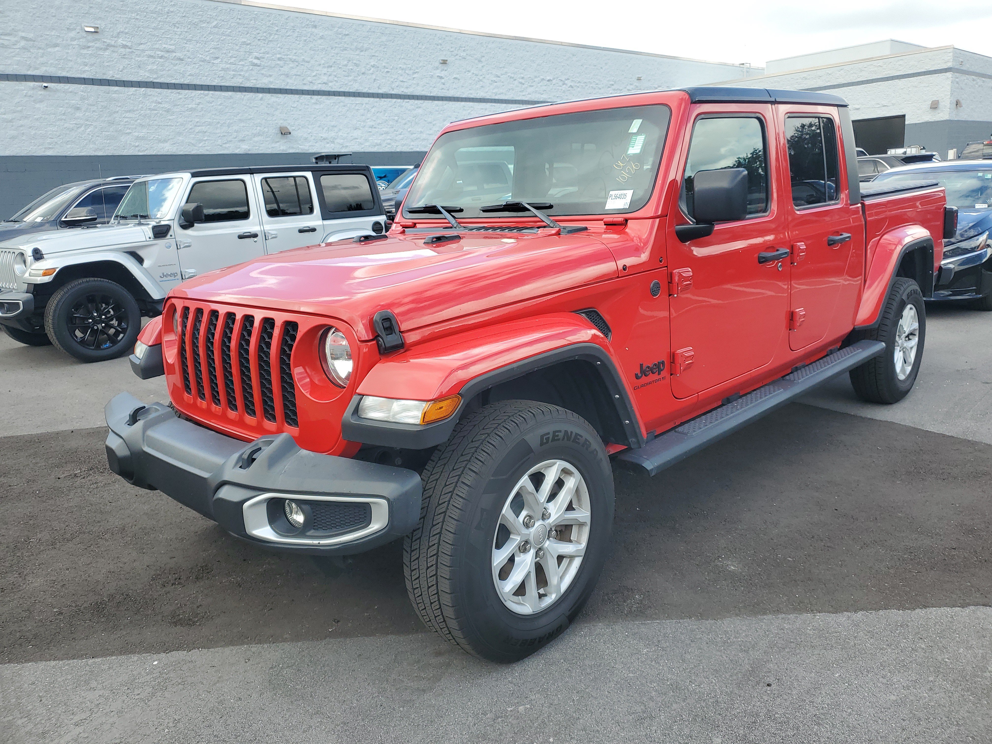 Used 2023 Jeep Gladiator Sport AWD/4WD image 4