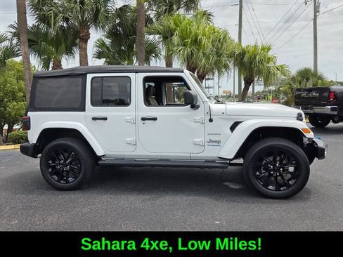 Used 2022 Jeep Wrangler Unlimited Sahara w/ Safety Group AWD/4WD image 8
