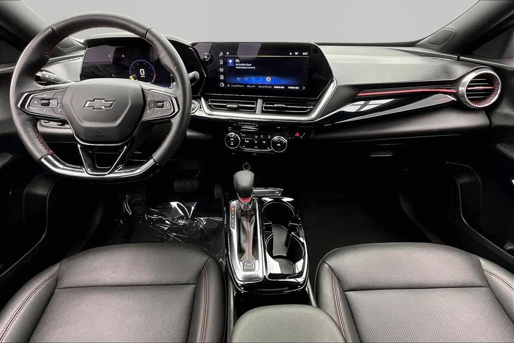 Used 2025 Chevrolet Trax RS w/ Driver Confidence Package FWD image 16