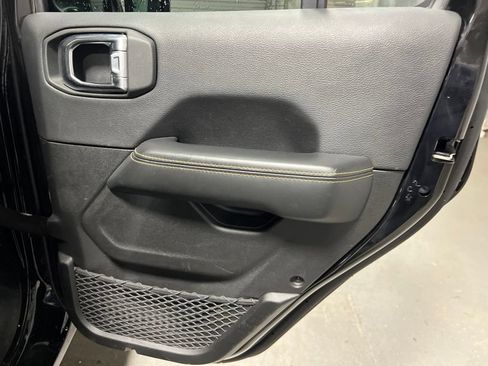 Used 2025 Jeep Wrangler Unlimited Sahara AWD/4WD image 12