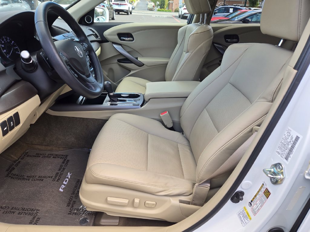 Used 2015 Acura RDX w/ Technology Package AWD/4WD image 18