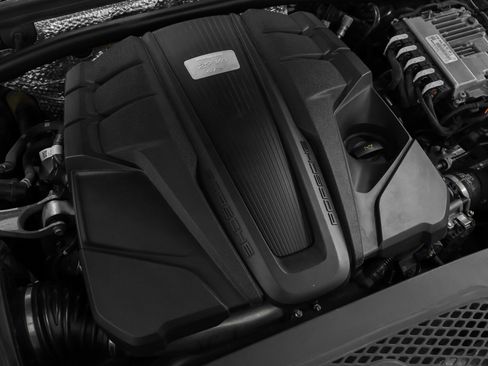 Used 2021 Porsche Macan GTS image 17