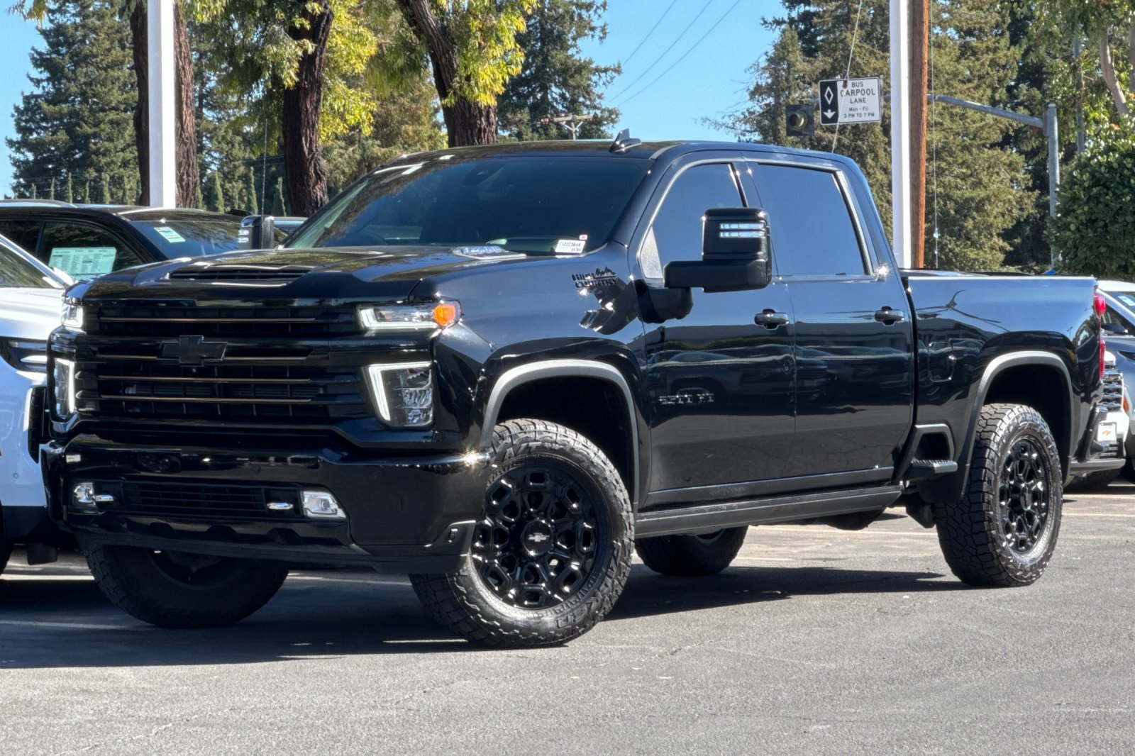 Used 2021 Chevrolet Silverado 2500 High Country w/ Z71 Off-Road Package AWD/4WD image 9