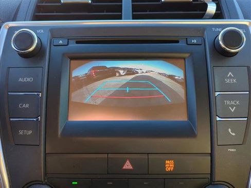 Used 2015 Toyota Camry LE image 18