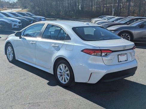 Used 2025 Toyota Corolla LE image 5