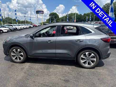 Used 2023 Ford Escape Platinum w/ Premium Technology Package AWD/4WD image 6