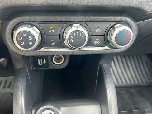 Used 2020 Nissan Versa S FWD image 23