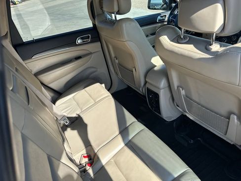 Used 2017 Jeep Grand Cherokee Limited AWD/4WD image 25