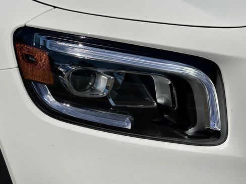 Certified 2023 Mercedes-Benz GLB 250 image 11