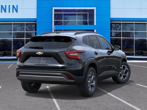 New 2025 Chevrolet Trax LT image 4