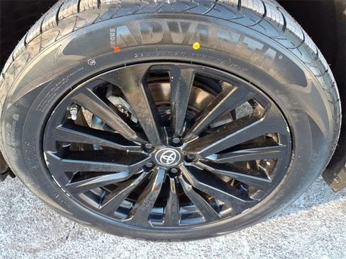 Used 2024 Toyota Highlander XSE image 8