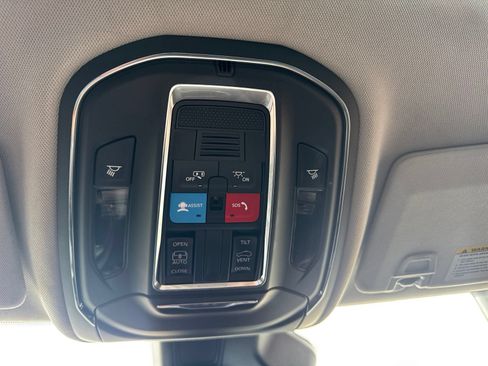 Used 2023 Jeep Grand Cherokee Laredo X AWD/4WD image 36