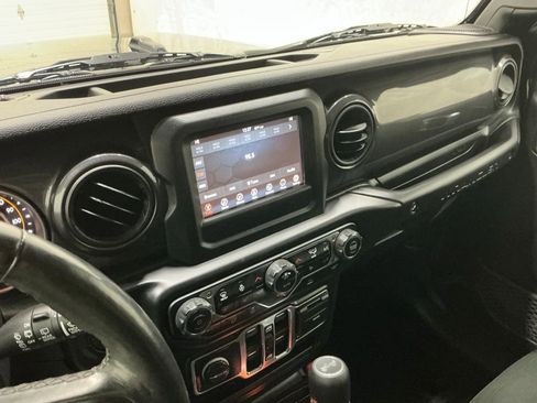 Used 2021 Jeep Wrangler Unlimited Sport image 12