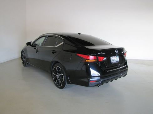 Used 2023 Nissan Altima 2.5 SR FWD image 22