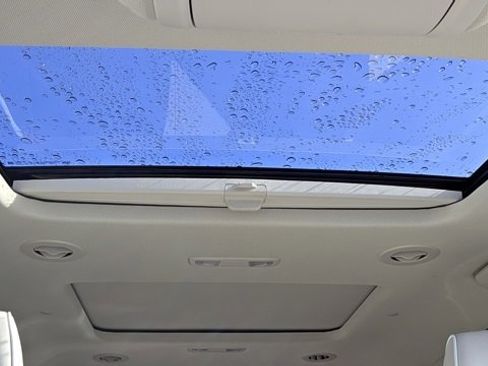 Used 2023 Buick Enclave Avenir w/ Avenir Technology Package image 28