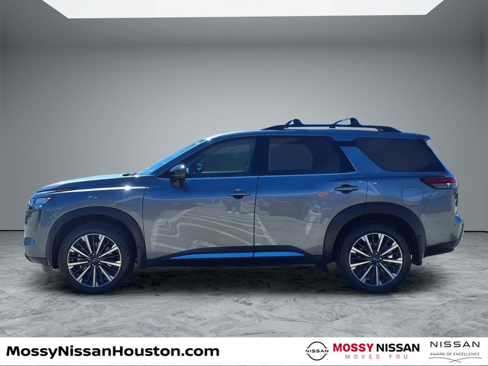 Used 2026 Nissan Pathfinder Platinum AWD/4WD image 5