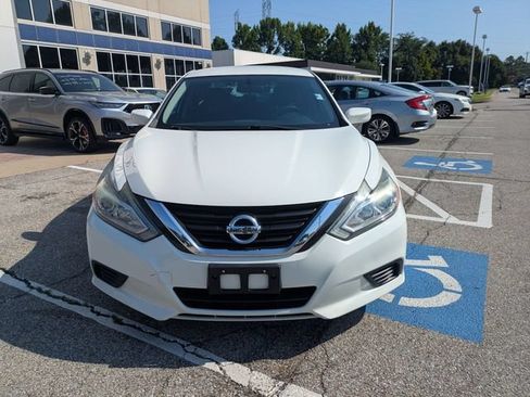 Used 2018 Nissan Altima 2.5 S w/ S Convenience Package FWD image 11