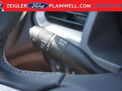 Used 2023 GMC Acadia SLT w/ LPO, Floor Liner Package AWD/4WD image 27