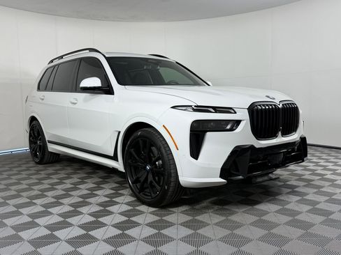 Used 2026 BMW X7 xDrive40i w/ M Sport Package image 7