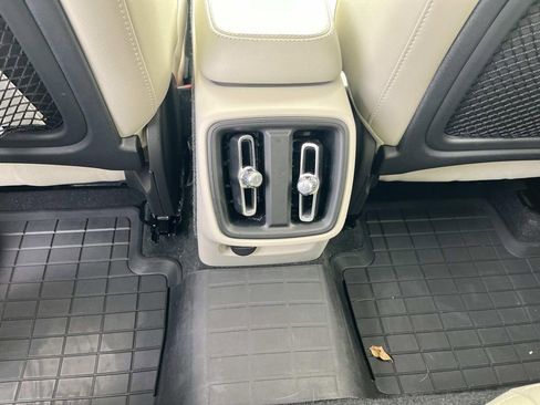 Used 2023 Volvo XC40 B4 Plus w/ Driver Assist Package image 17