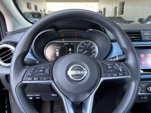 Used 2025 Nissan Versa SV image 25