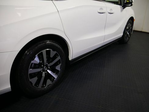 New 2026 Honda Odyssey EX-L image 4