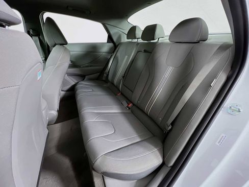 Used 2025 Hyundai Elantra SEL w/ Cargo Package image 14