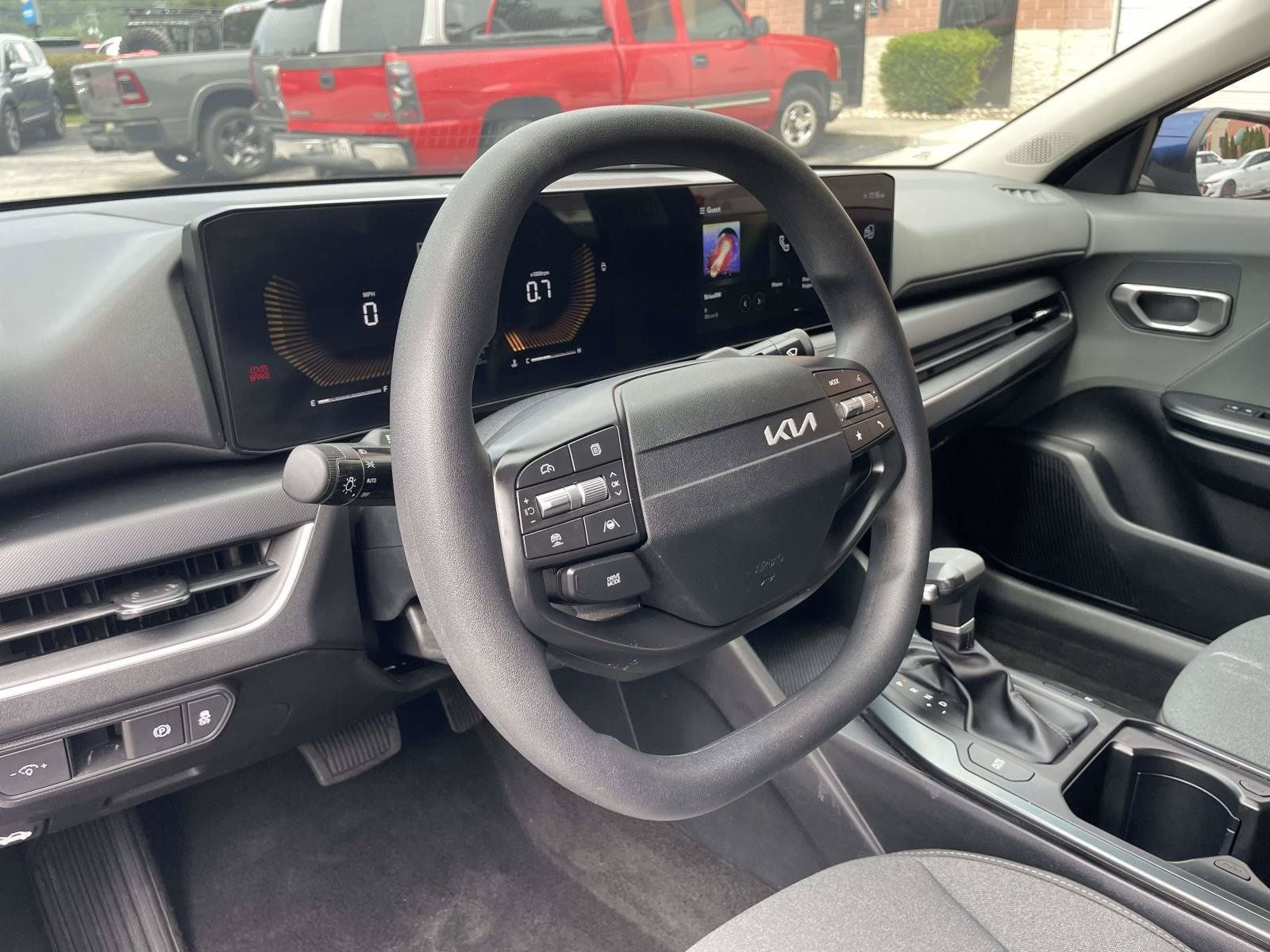 Used 2025 Kia K4 FWD image 7