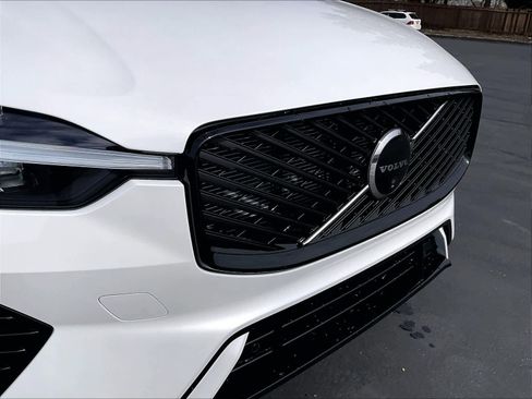 New 2026 Volvo XC60 T8 Ultra w/ Protection Package Premier image 33